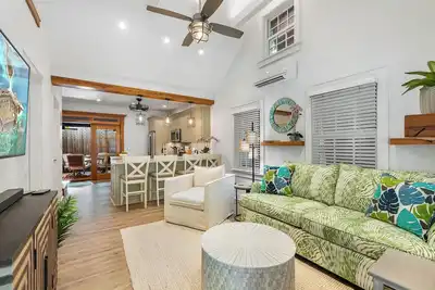 Image de Wastin' A Wayland ~ Renovated 2 Br/2 Ba Home in Old Town!