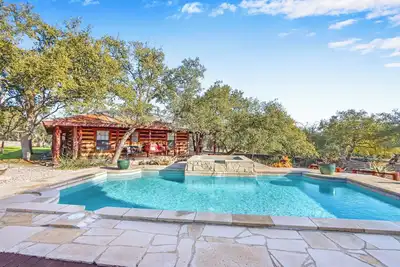 Image de Luxury Hill Country Escape • Pool, Hot Tub, Firepit • Near Wineries