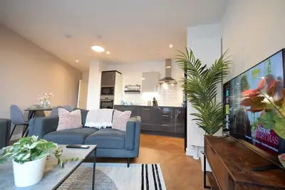 Image de Suite Life: 2-Bed, 1-Bath Top-Floor in New Cross