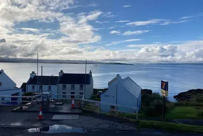 Image de Tigh Grianach: Discover Port Charlotte in a family cottage on the Isle of Islay.
