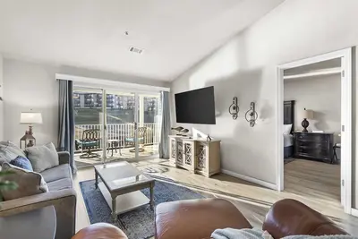 Image de Calm Waters Condo – Sleeps 4