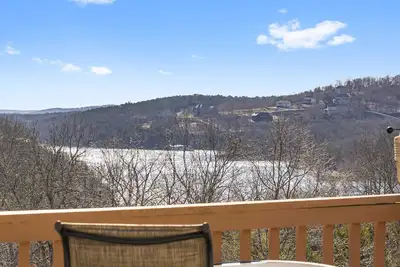 Image de Lake Livin’ – Incredible Views!