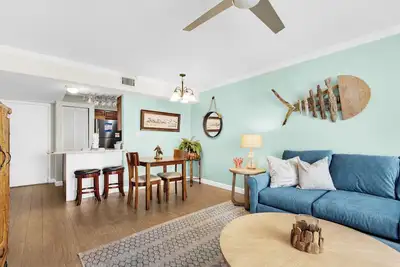 Image de ☀️Ground Floor-Pet Friendly-Pool & Tennis-Steps to Beach-Chateau La Mer #15b