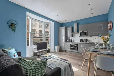 Image de Brighton Lanes Stay | Sleeps 6, Near Beach & Pier