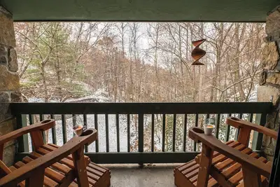 Image de *Pet-friendly 2bd+Loft Condo w/ Fireplace + WiFi*