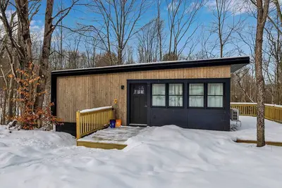 Image de Modern Tiny Home, Wraparound Deck
