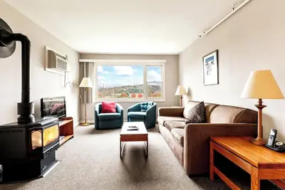 Image de Stowe Condo: Indoor Pool, Hot Tub & Mountain Views!