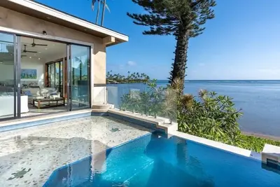 Image de Wailupe Seaside 6br by Gather: Beachfront w/ Luxury Guest House