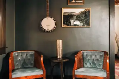 Image de Exquisite Craftsman | RiNo+Cole | Backyard Garden