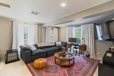 Image de Woodsy, Quiet Neighborhood, 2 bedroom
