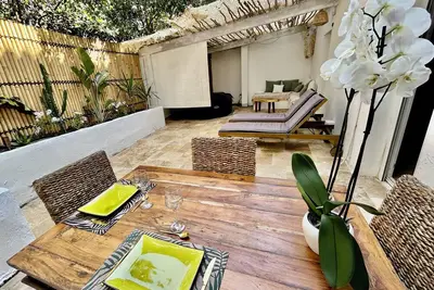 Image de Loft rénové avec jardin et jacuzzi