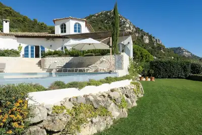 Image de La Lunette - Six Chambres Villa, Couchages 12