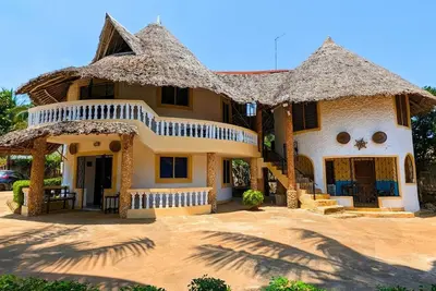 Image de Modern Diani studio near Carrefour with pool; Ac use via guest-paid tokens. \n\n\n\n