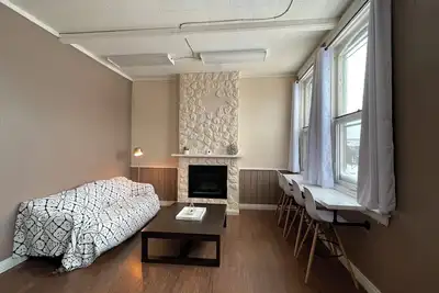 Image de Large 2 bedroom downtown apartment located on top of a craft brewery