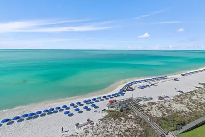 Image de 2-Br 2-Ba Shoreline Towers 1102. Steps from the beach with spectacular views.