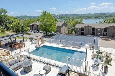 Image de Exclusive 4bd/4ba Poolside-Hot Tub-Game Room-View!