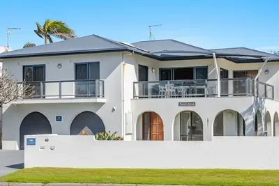 Image de Beach Front Beach Break by Belle Escapes Byron Bay - Winter Escape Special - Free Nights on us!