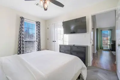 Image de Charming 2-Bedroom Home. . . Pet Friendly. . . 2 Min From Baptist East