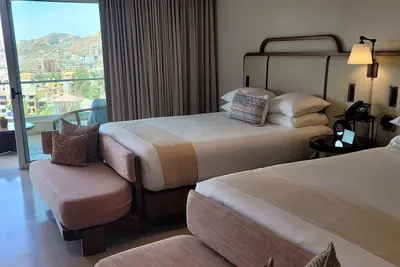 Image de Very desirable ocean view room with 2 queen beds on Medano Beach in Los Cabos