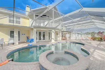 Image de Spacious 4br Riverside Retreat with Pool & Hot Tub