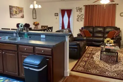 Image de Charming 3-bedroom townhome in Morrow with Ac, WiFi.