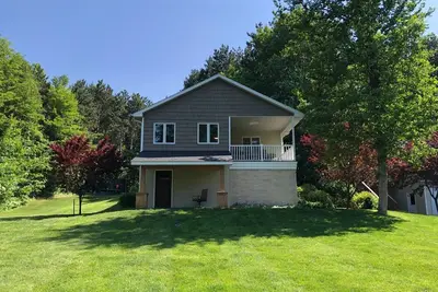 Image de Flintfield/Glef Prime Location Peaceful Updated Home With Trails and Pond!
