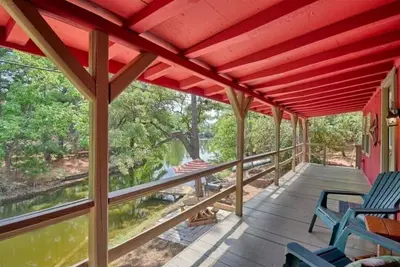 Image de Relaxing 2-bedroom cabin on Lake Jean