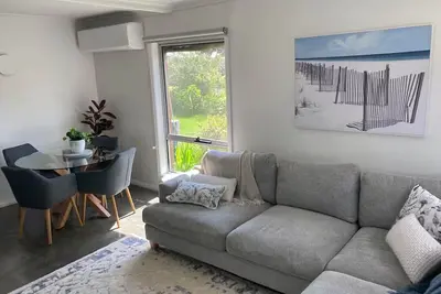 Image de Renovated 2 Bedroom Unit Close to the Main Street