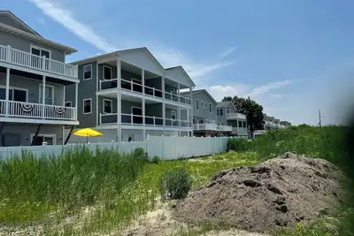 Image de Brand New Spacious 4-bedroom condo with Beautiful Bay view's Wildwood h WiFi, Ac