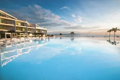 Image de Aria Ocean, Affordable 1br Studio, Beachfront Resort, Pools, Snack Bar, & Balcon