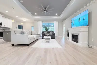 Image de Newly Built Gulf Coast \"Immaculate Bright Home\"