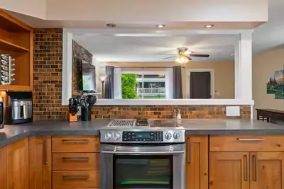 Image de Charming 2 Bedroom Top Floor Duplex In Heart of Washougal