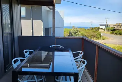 Image de \"Coast Leumeah \" Surf Beach \nPhillip Island, close to beach & pet friendly home