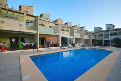 Image de Location rurale : maison mitoyenne avec piscine commune