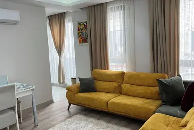 Charming 2-bedroom apartment with WiFi, Ac in quaint Antalya