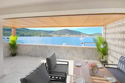 Image de Beachfront Villa with private Indoor Pool and stunning Sea View