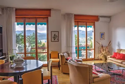 Image de Nilde's House. 100 sqm elegant, Wifi and air conditioning, close to trains and buses.