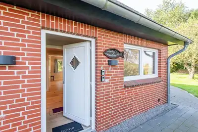 Image de Vogelkoje Living in nature, vacation apartment with terrace and beach chair