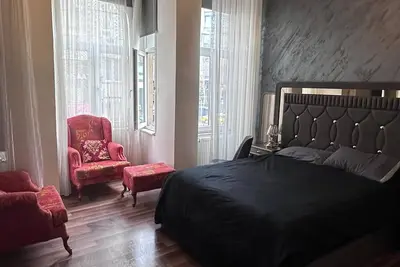 Charming 2-bedroom house with WiFi, Ac in terrific Istanbul