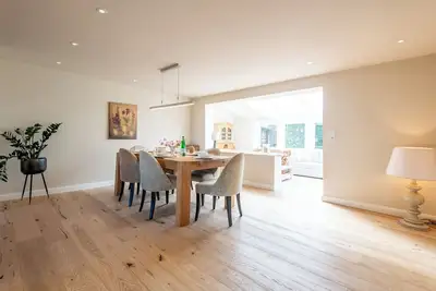 Image de Oystercatcher vacation apartment with garden, terrace and beach chair