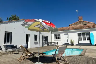 Image de Ă 15 minutes des plages, maison de village avec jardin et piscine