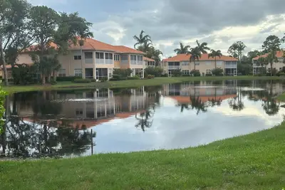 Image de Bonita Springs 2Bed 2Bath condo in adorable Spanish Wells 3 miles to Beach
