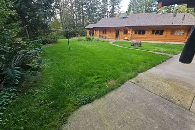 Image de Beautiful Cozy Log House. Rancher style, sleeps 8 people comfortably.
