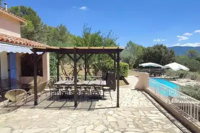 Image de Villa 10 personnes avec piscine en pleine nature