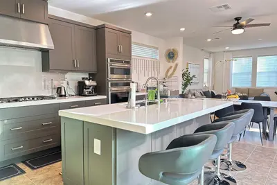 Image de 4-Bedroom Sunlight Retreat in Irvine