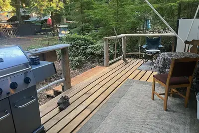Image de Trailer in back yard