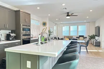 Image de Spacious 4-Bedroom Retreat in Irvine