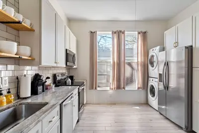 Image de Historic Gem - A Short Walk to Downtown