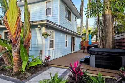 Image de Tropical 3-bedroom Bungalow with Hot Tub