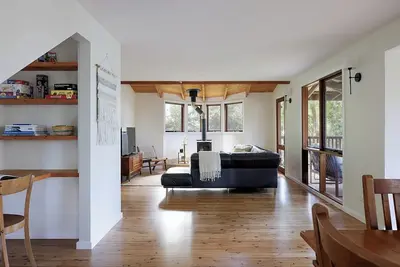 Image de Cosy Coastal Cabin Getaway- Lakefront-Dog Friendly